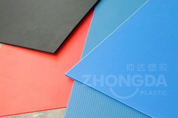 防靜電中空板的特點(diǎn)及優(yōu)勢(shì)是什么？